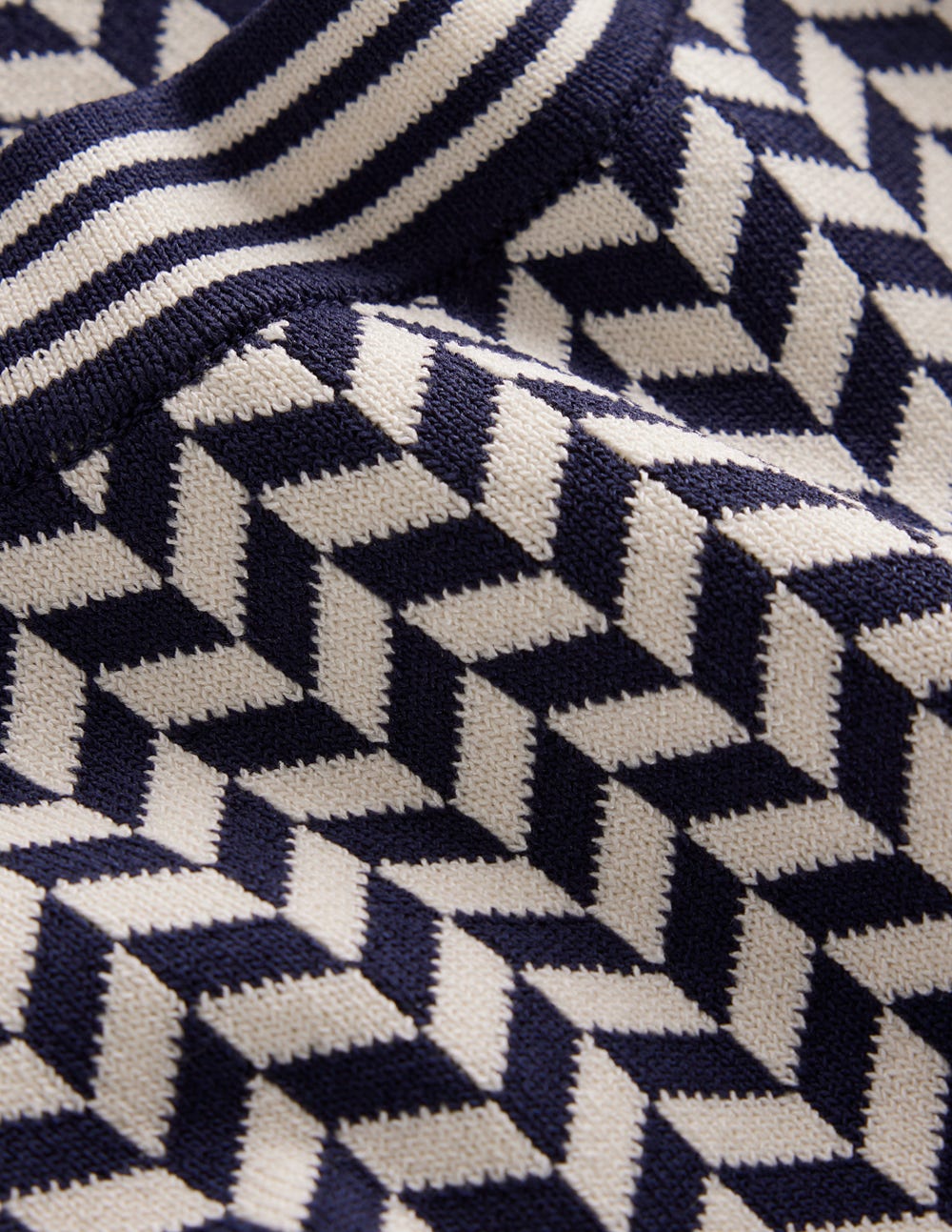 Jacquard Knitted T-Shirt-Navy/ Ivory Dogtooth