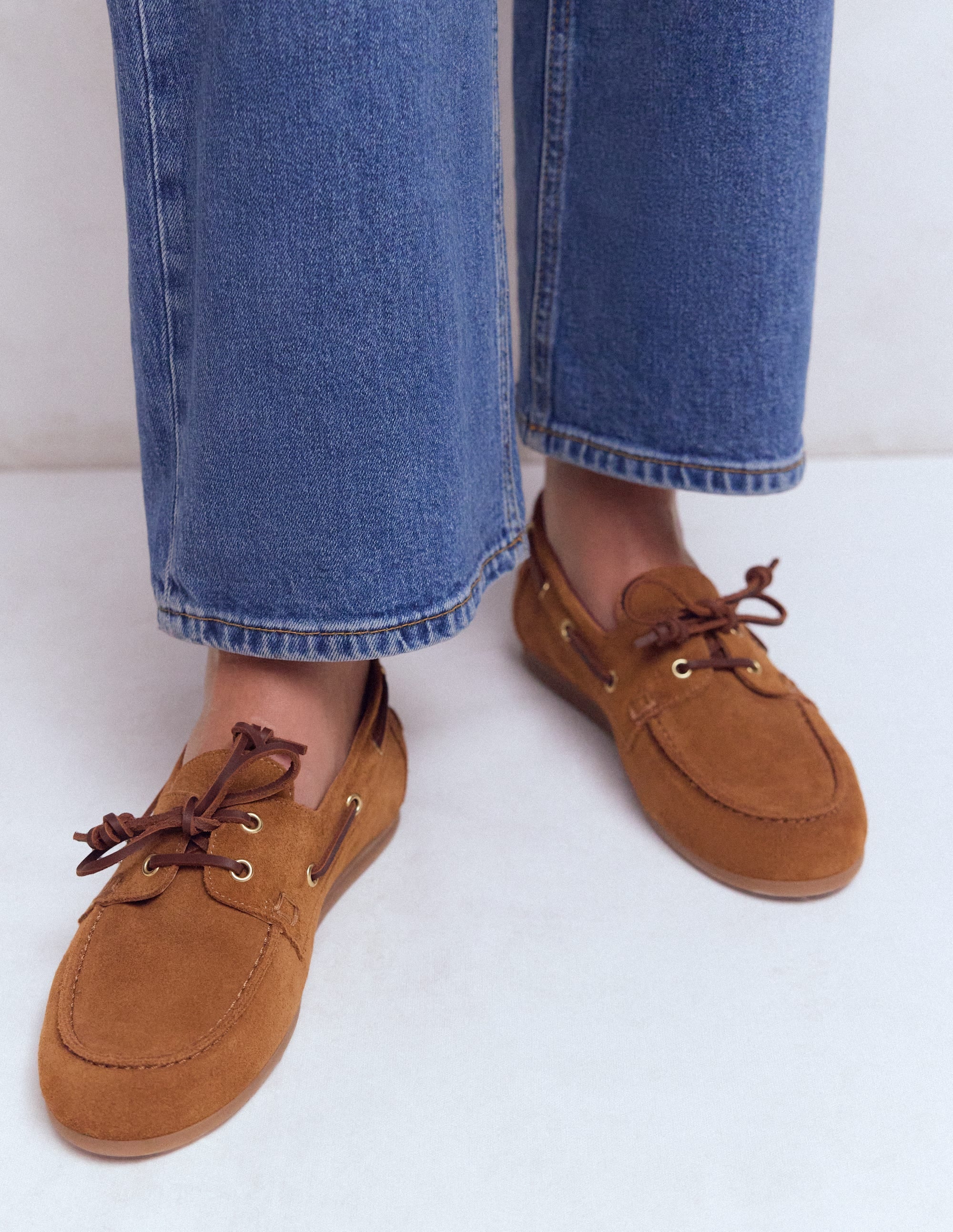 Lace-Up Boat Shoes-Tan