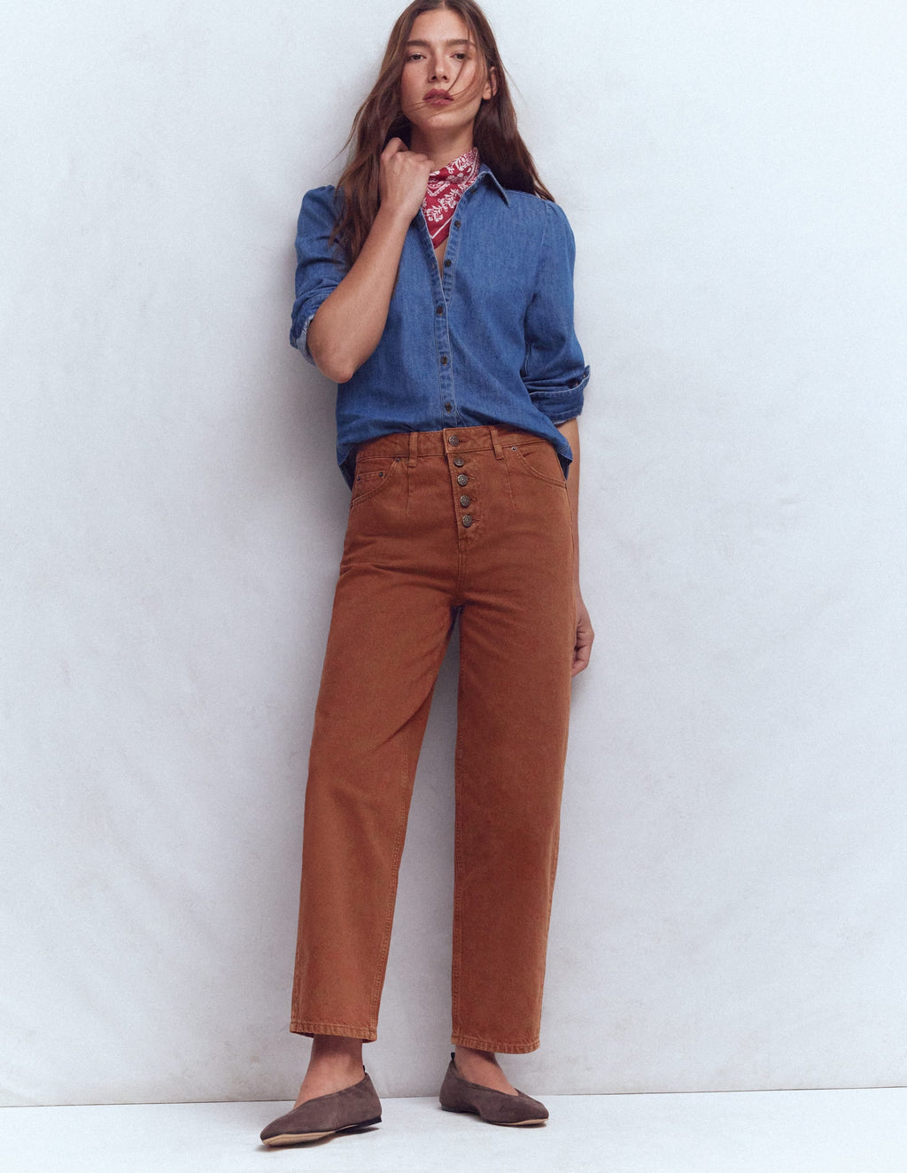 Exposed Button Straight Jeans-Brown