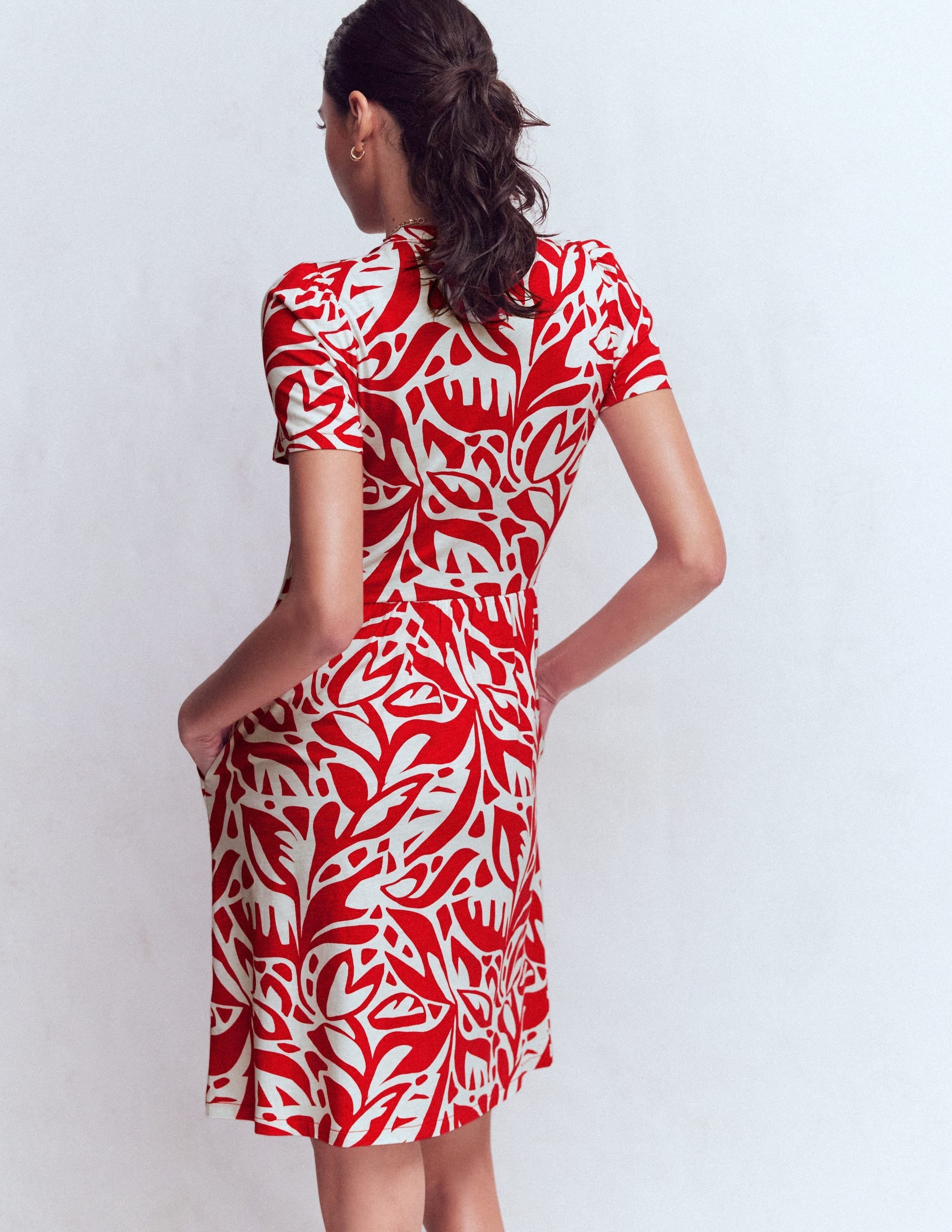 Naomi Short Sleeve Dress-Merida Red, Leafy Cascade Mono