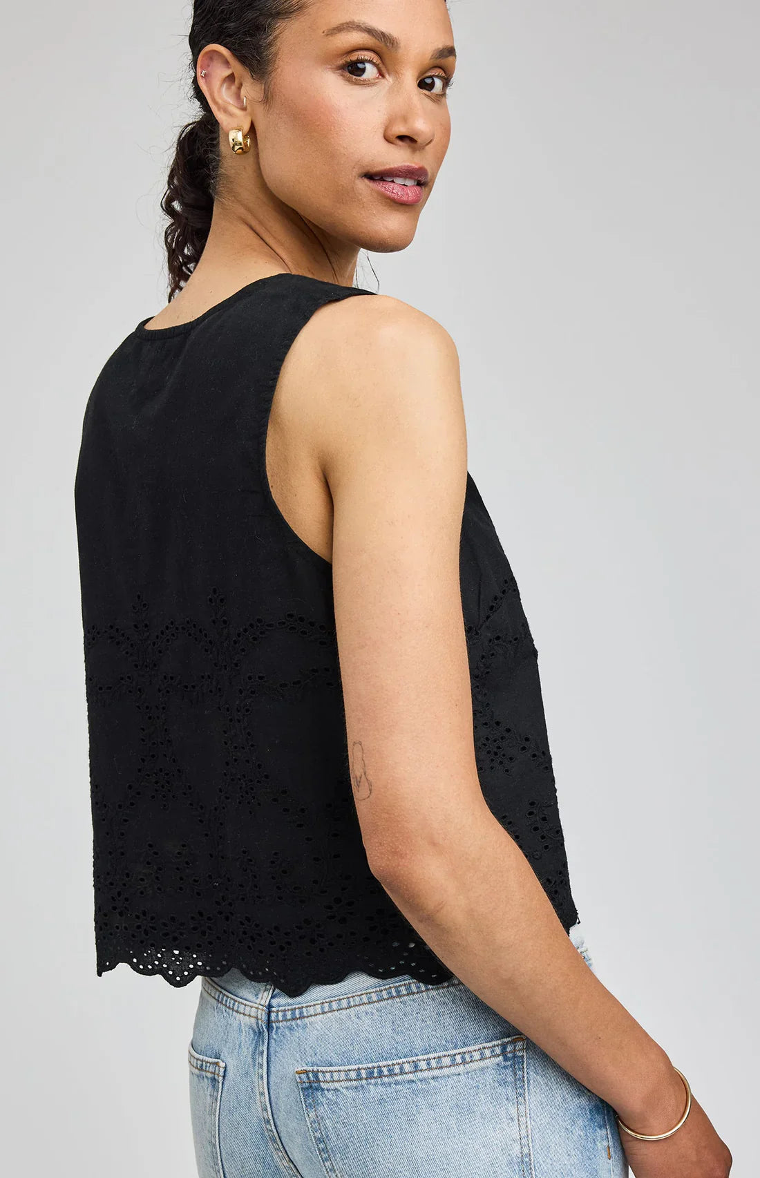Rhea Tank