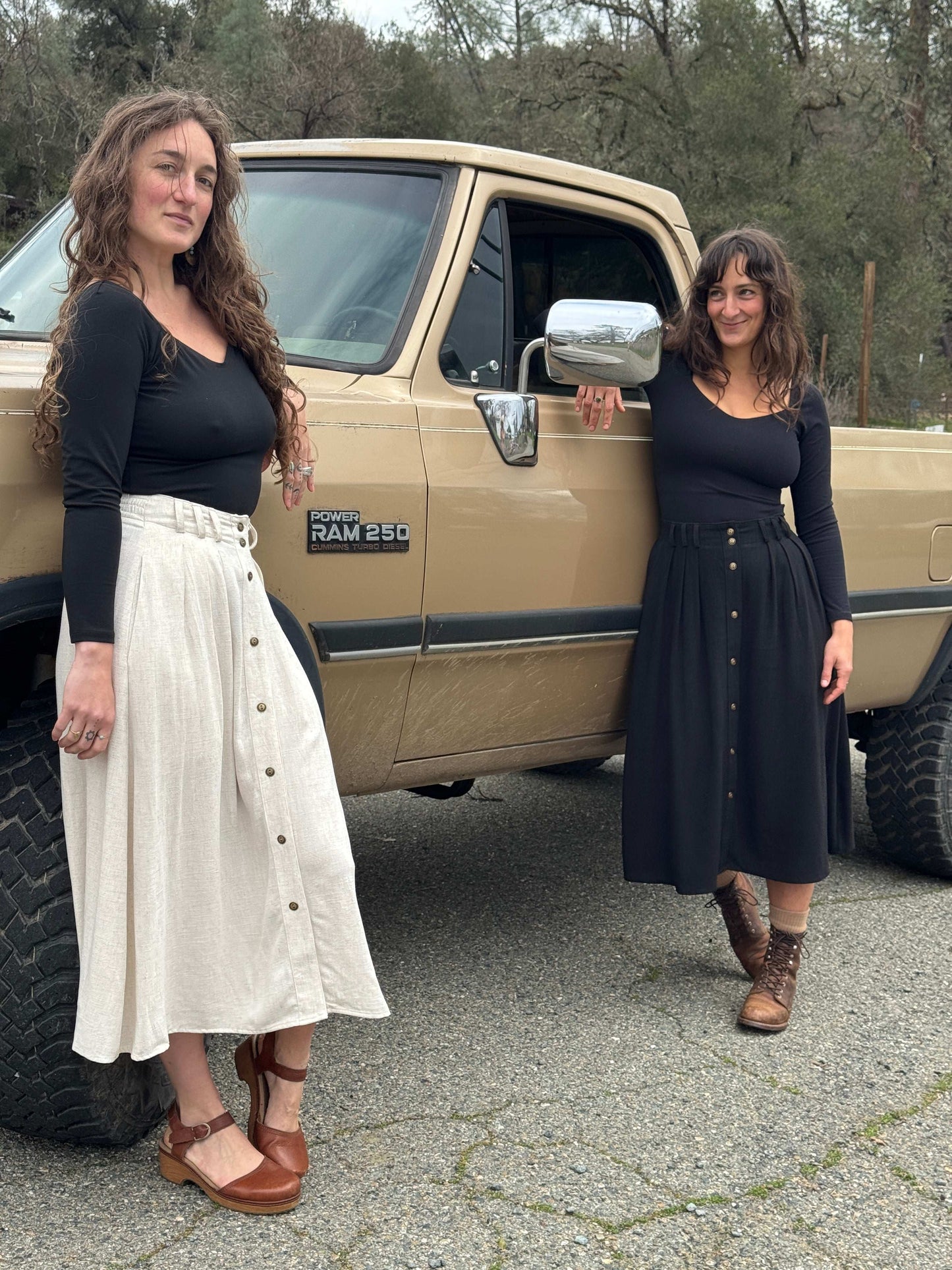 Trices Skirt in Textured Black Irish Linen