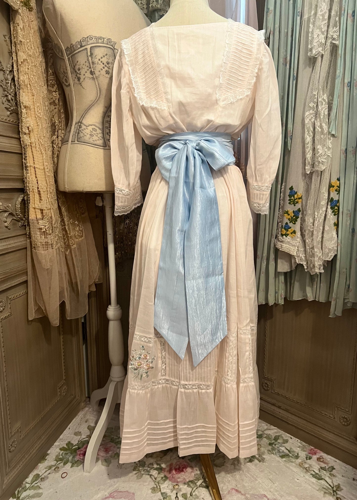 Embroidery love dress